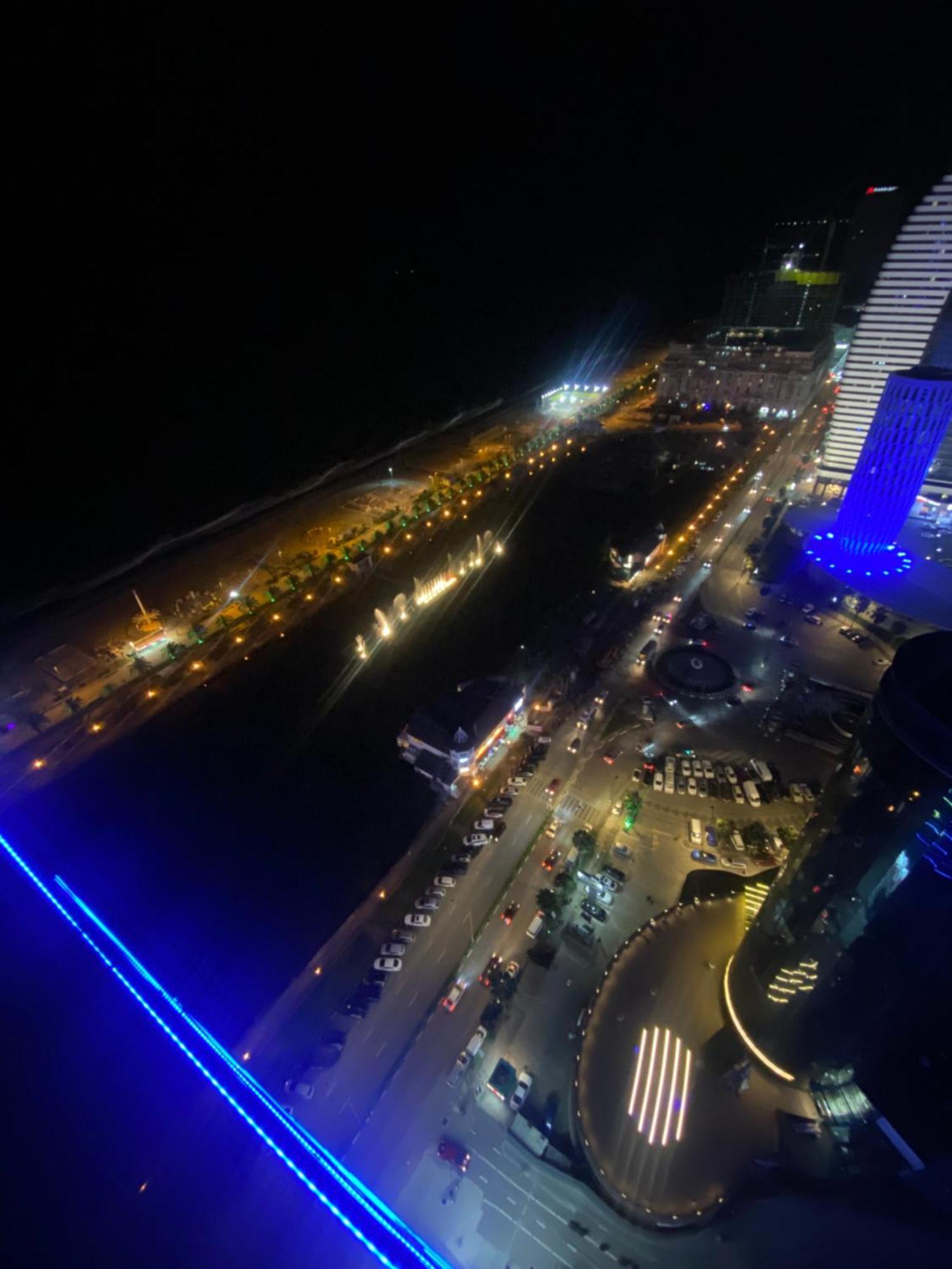 Delux Sea View Aparthotel In Orbi City Batumi Exterior foto