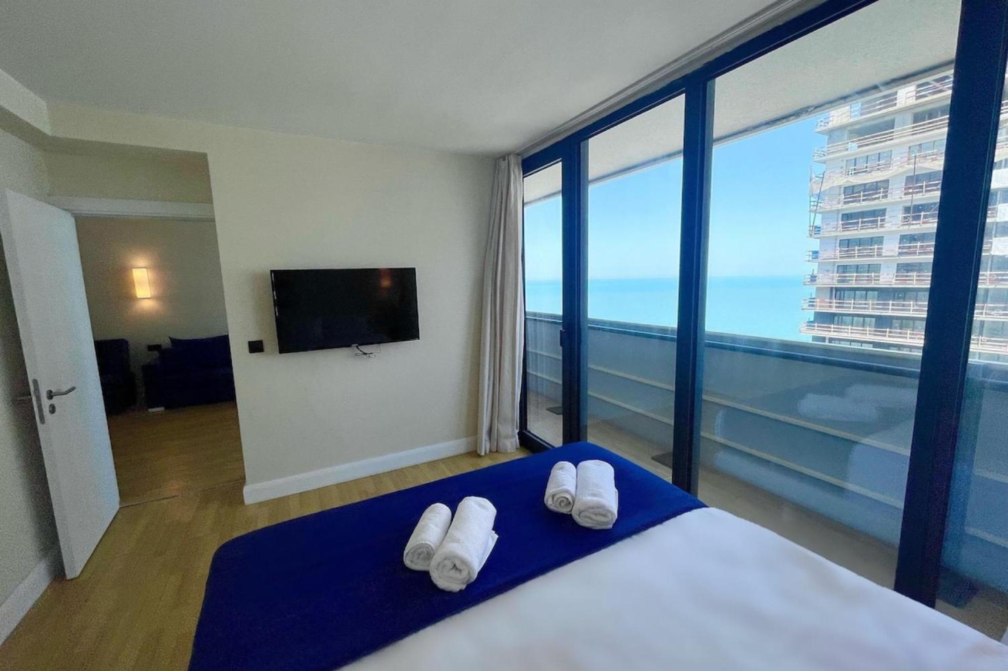 Delux Sea View Aparthotel In Orbi City Batumi Exterior foto