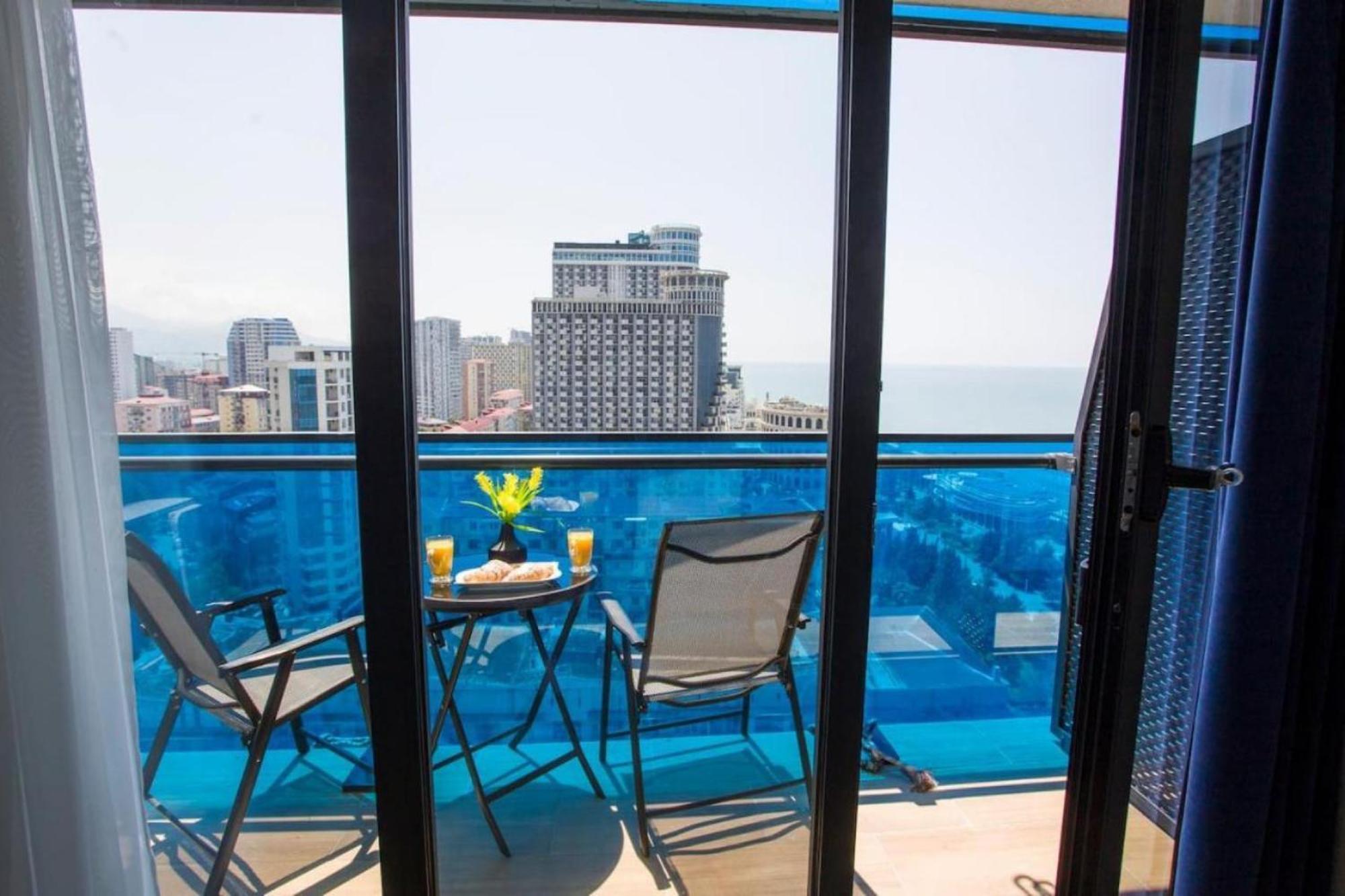 Delux Sea View Aparthotel In Orbi City Batumi Exterior foto