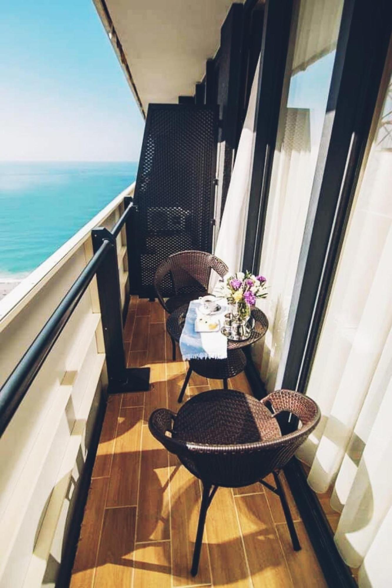 Delux Sea View Aparthotel In Orbi City Batumi Exterior foto