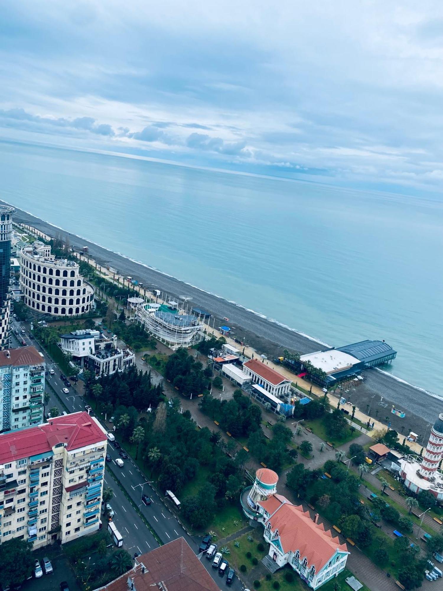 Delux Sea View Aparthotel In Orbi City Batumi Exterior foto